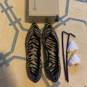 Rothys Size 8 Black Zebra Points.